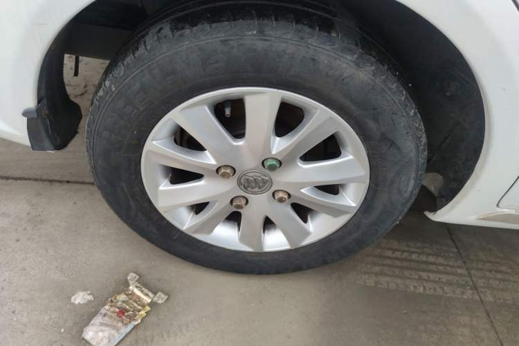 Used Buick Excelle 2015 1.5L Automatic Classic Model Exterior 5