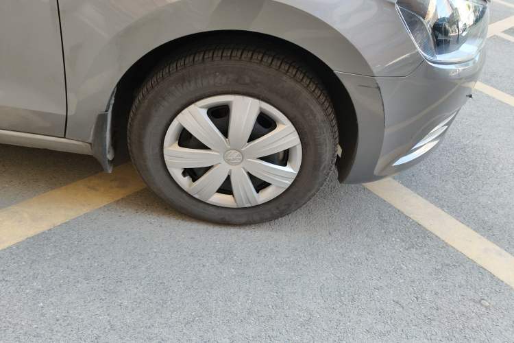 Used Volkswagen Jetta 2015 1.6L Manual Fashion Edition