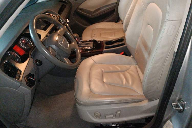 Used Audi A4L 2011 2.0 TFSI Comfort Model