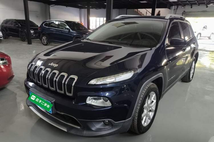 Used Jeep Cherokee 2017 2.0L Superior Edition