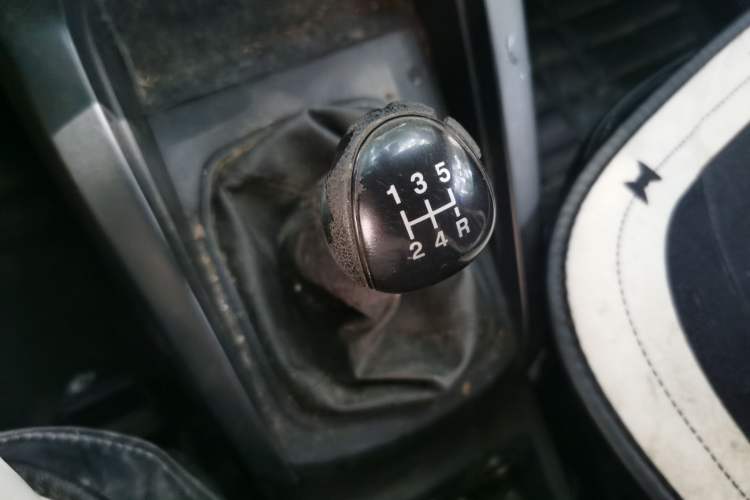 Used Ford EcoSport 2013 1.5L Manual Comfort Model Gear Lever