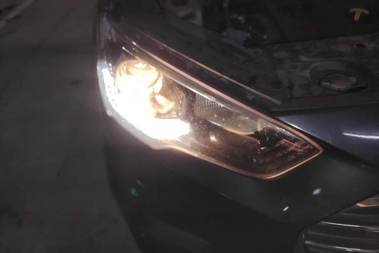 Used Hyundai ix35 2019 2.0L Automatic 2WD Zhiyong·Changxiang Edition China VI Standard Right Front Headlight