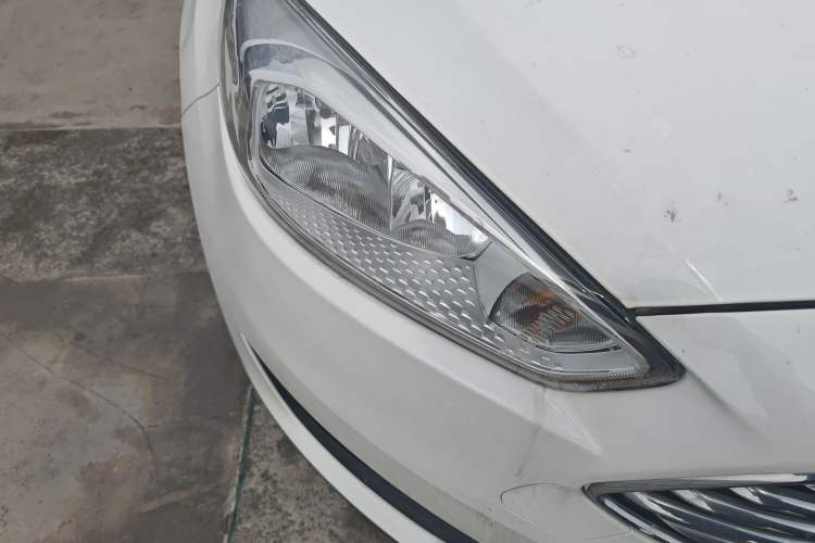 Used Ford Focus 2015 Sedan 1.6L Automatic Trend Model Right Front Headlight