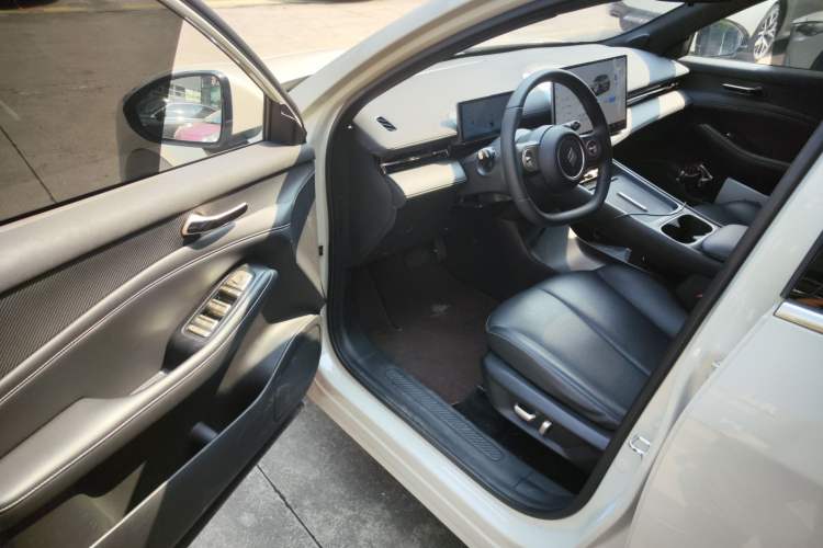 Used Baojun Yunhai 2024 600km Pure Electric Version Driver Seat