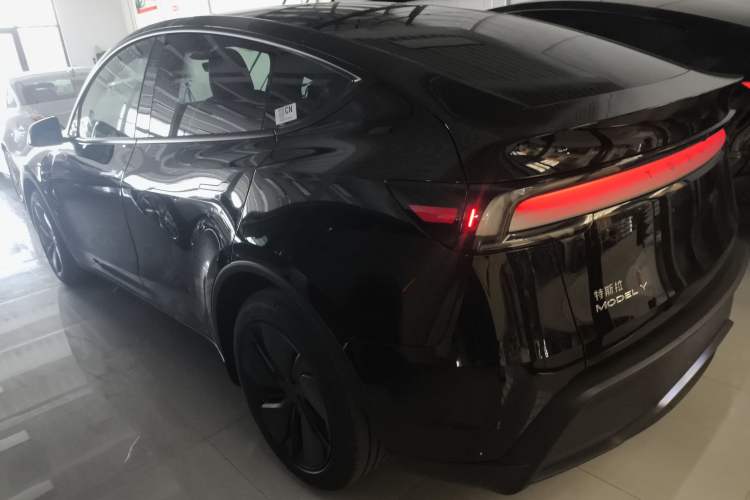 Used Tesla Model Y 2026 Rear-Drive Model
