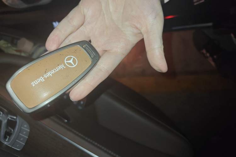 Used Mercedes-Benz E-Class New Energy 2022 Second Facelift E 350 e L Plug-in Hybrid Sedan Vehicle Key