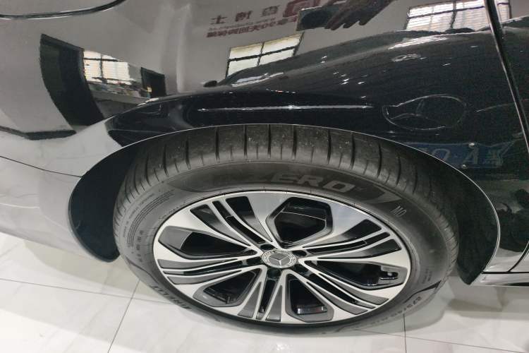 Used Mercedes-Benz E-Class New Energy 2024 E 350 e L Plug-in Hybrid Sedan Exterior 5