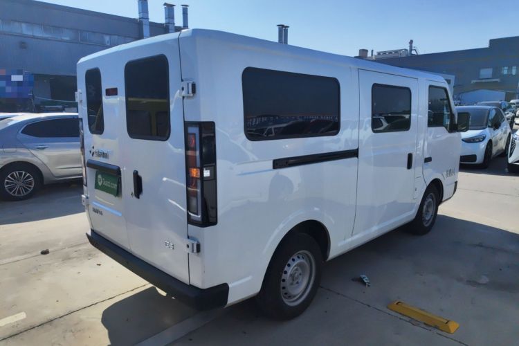 Used SRM New Energy E3 2025 Fudi 310KM Practical Passenger Vehicle
