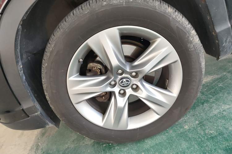 Used Toyota Highlander 2018 2.0T Four-Wheel Drive Luxury Edition 7 Seats China V Emission Standard
