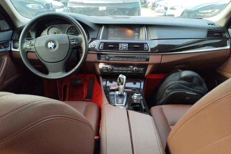 Used BMW 5 Series 2014 525Li Leading Model Center Console