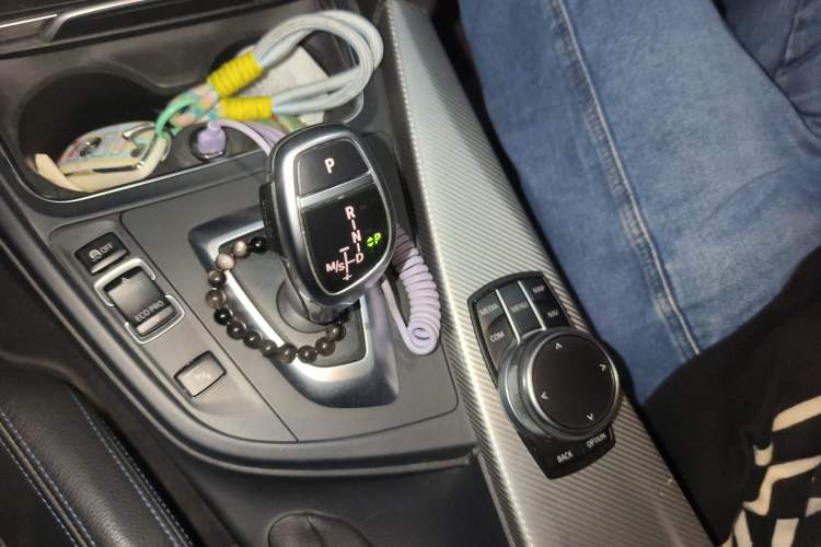 Used BMW 3 Series 2019 320i M Sport Night Edition Gear Lever