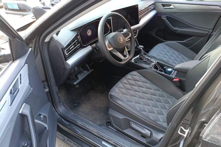 Used Volkswagen Sagitar 2025 300TSI DSG Excellence Edition Interior 3