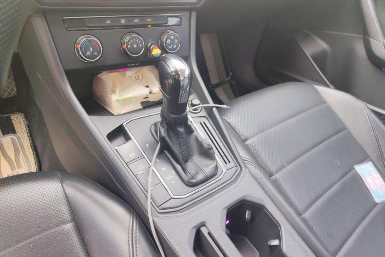 Used Volkswagen Lavida 2019 1.5L Automatic Comfort Edition China VI Standard Gear Lever