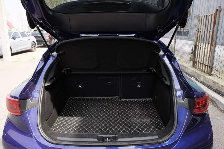 Used Infiniti QX30 2017 2.0T Four-Wheel Drive Fashion Edition Trunk