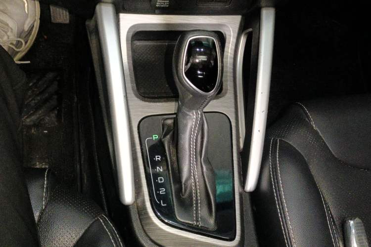Used Geely Auto Vision X3 2017 1.5L Automatic Luxury Model Gear Lever