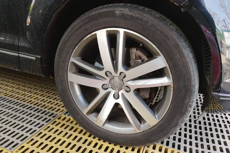 Used Audi Q7 2011 3.0 TFSI Comfort (200kW) Right Front Wheel Hub
