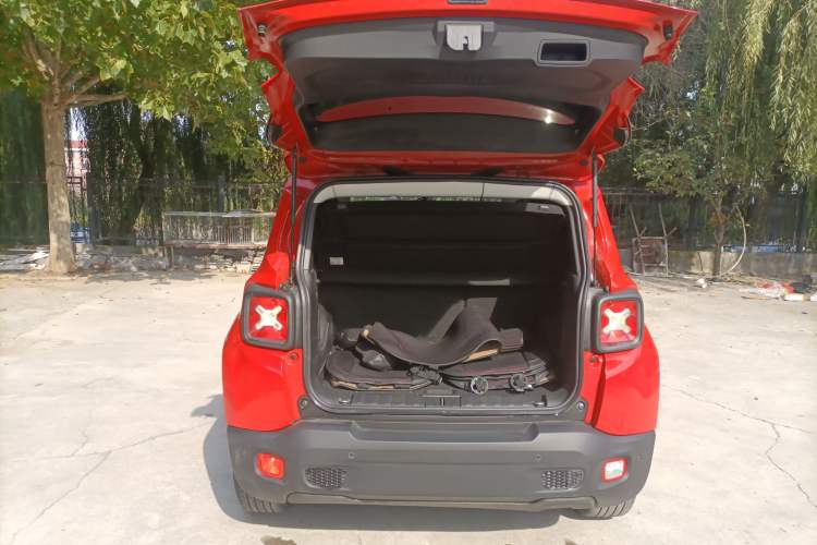 Used Jeep Renegade 2019 220T Automatic Leading Edition