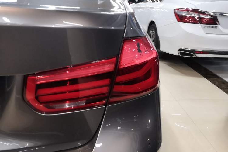 Used BMW 3 Series 2018 320Li Leading Model M Sport Package
