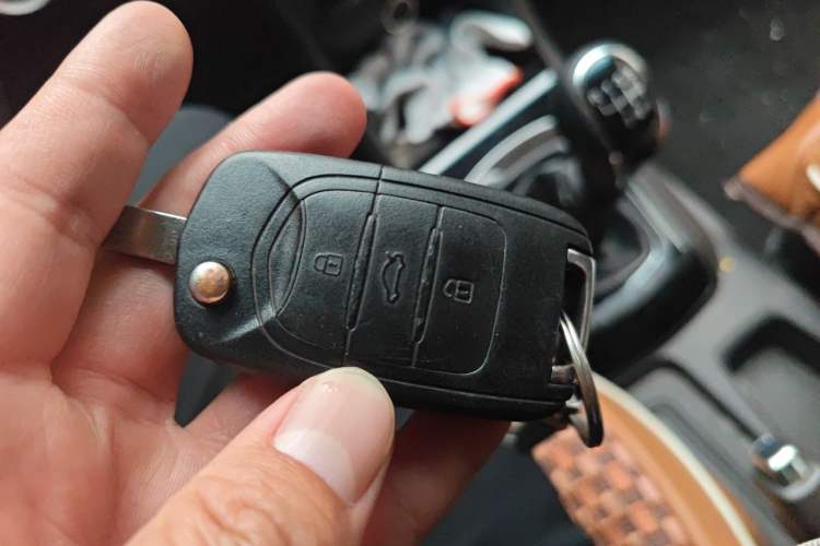 Used Baojun 310W 2017 1.5L Manual Fashion Model China V