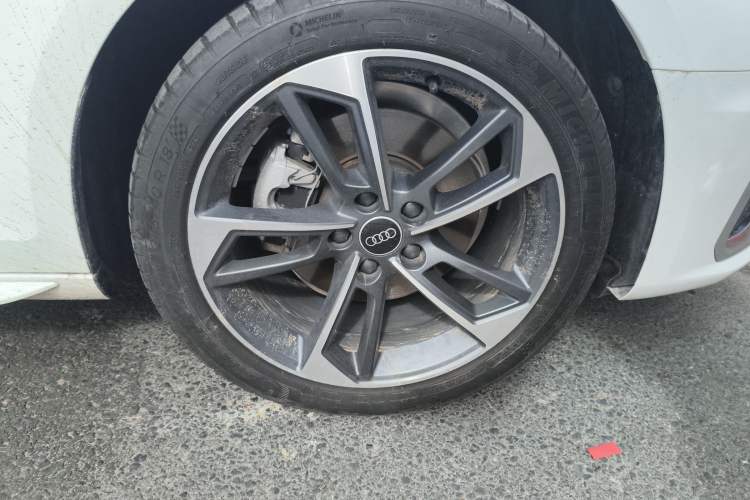 Used Audi A4L 2022 40 TFSI Fashion Dynamic Model Right Front Wheel Hub