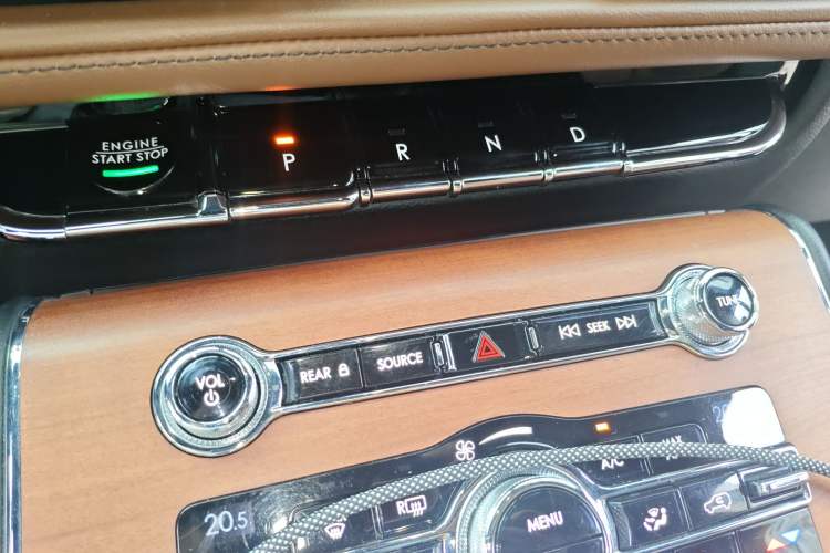 Used Lincoln Aviator 2020 3.0T V6 All-Wheel Drive Executive Version