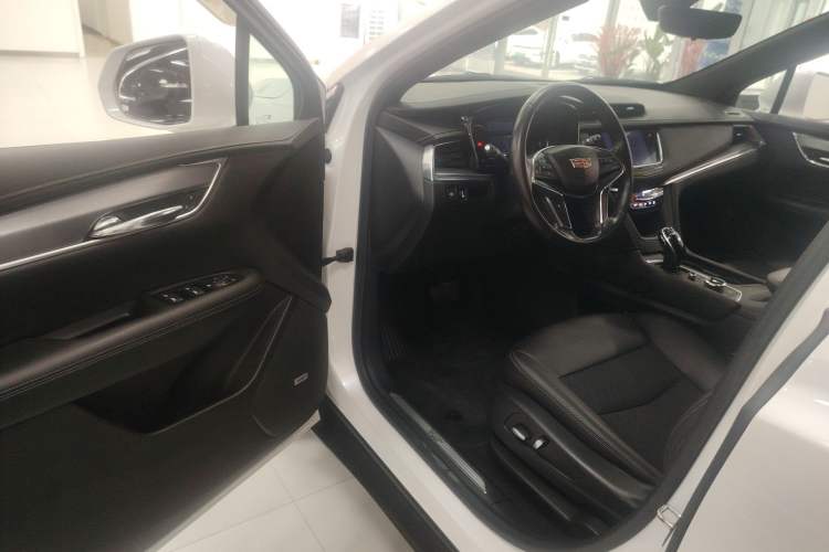 Used Cadillac XT5 2020 28T Tech Edition Driver Seat