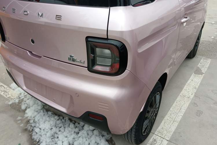 Used Geely Galaxy Panda 2023 Panda Mini 200km Endurance Bear Right Rear Taillight