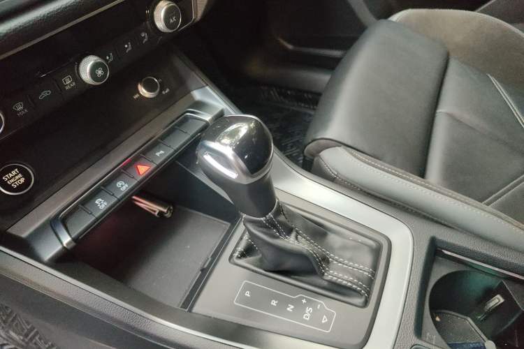 Used Audi Q3 Sportback 2021 40 TFSI Enjoy Life Edition Gear Lever