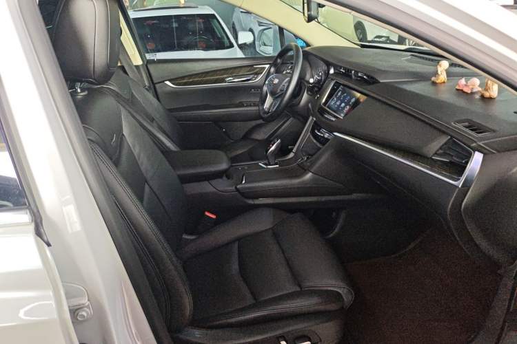 Used Cadillac XT5 2018 25T Luxury Model
