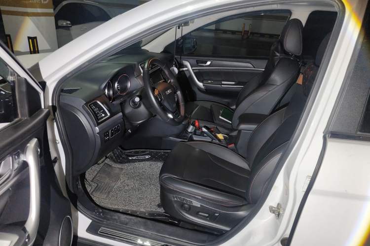 Used Haval H6 2017 Red-Label Sport Edition 1.5T Automatic Two-Wheel Drive Luxury Model Driver Seat