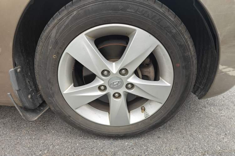 Used Hyundai Elantra (5th Generation / Langdong) 2013 1.6L Automatic Leading Model Right Front Wheel Hub