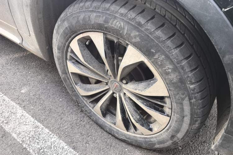 Used Hongqi HS7 2022 3.0T Automatic All-Wheel Drive ZhiLian Flagship Edition Five Seats Right Front Wheel Hub