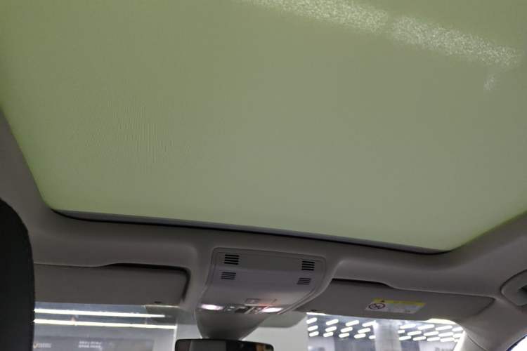 Used Volkswagen Tayron 2024 300TSI Two-Wheel-Drive Luxury Plus Advanced Version Headliner