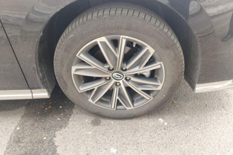 Used GAC Trumpchi M8 2024 Master Series 400T Prestige Edition Right Front Wheel Hub