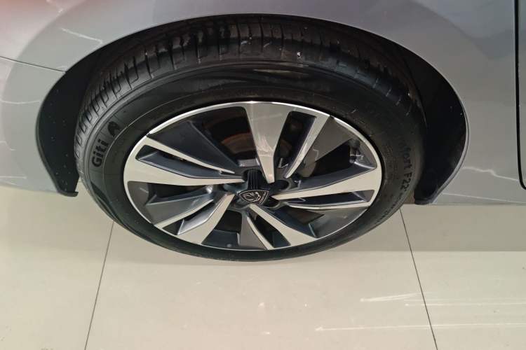 Used Peugeot 408 2022 1.6T Light-Chasing Edition Right Rear Wheel Hub