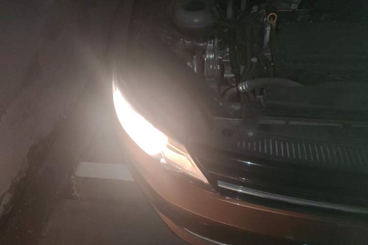 Used Volkswagen Lamando 2017 230TSI DSG Fashion Edition Right Front Headlight