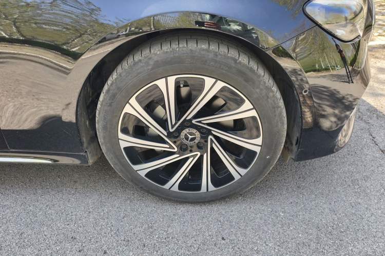Used Mercedes-Benz E-Class 2024 Facelift E 300 L Luxury Edition Right Front Wheel Hub