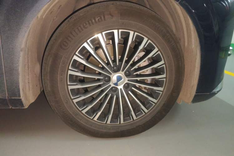 Used Denza D9 2022 DM-i 1040 Prestige Model
