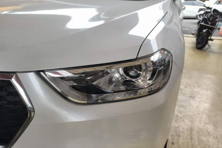 Used Haval H2 2017 Blue Label 1.5T Automatic Two-Wheel Drive Luxury Model Left Front Headlight