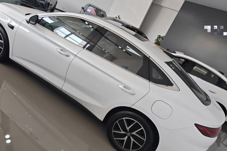 Used BYD Qin L 2025 DM-i Smart Drive 120KM Leading Model