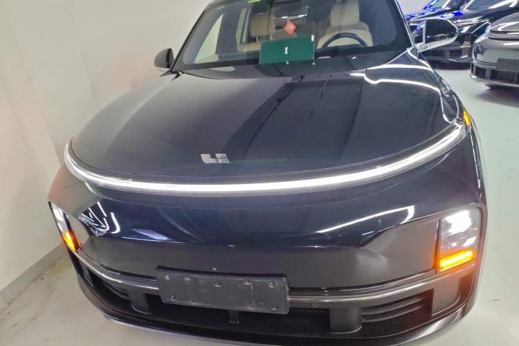 Used Li Auto L8 2023 Pro Model
