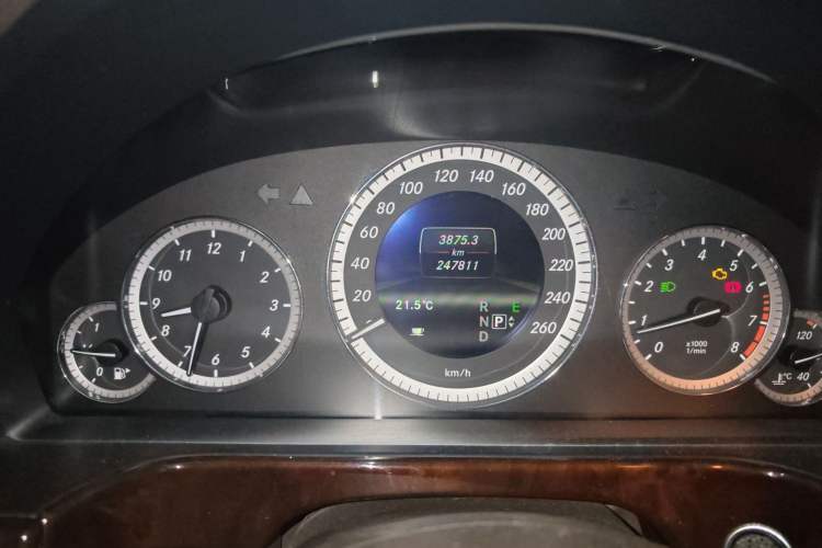 Used Mercedes-Benz E-Class 2013 E 260 L CGI Elegant Model
