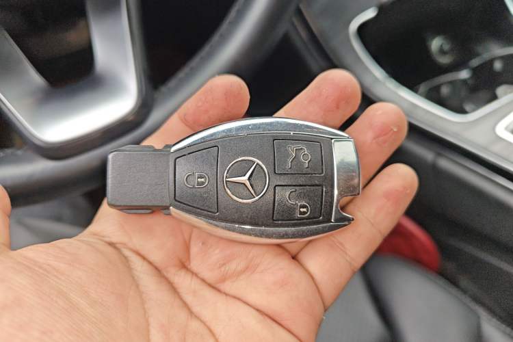 Used Mercedes-Benz C-Class 2015 Restyled C 180 L Sport Edition Vehicle Key