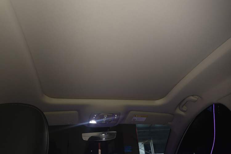 Used Roewe D7 2023 DMH 125km Excellence Edition Headliner