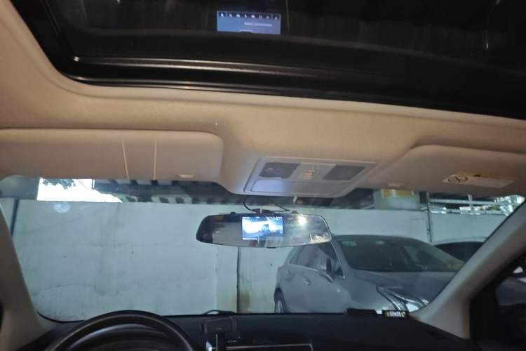 Used Nissan Tiida 2016 1.6L CVT Cool Dynamic Edition Headliner