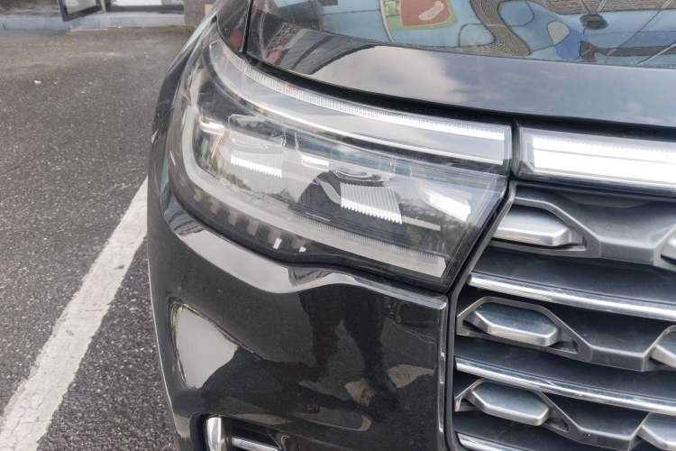 Used Ford Explorer 2023 EcoBoost 285 Four-Wheel Drive Stylish Plus Version 7 Seats
