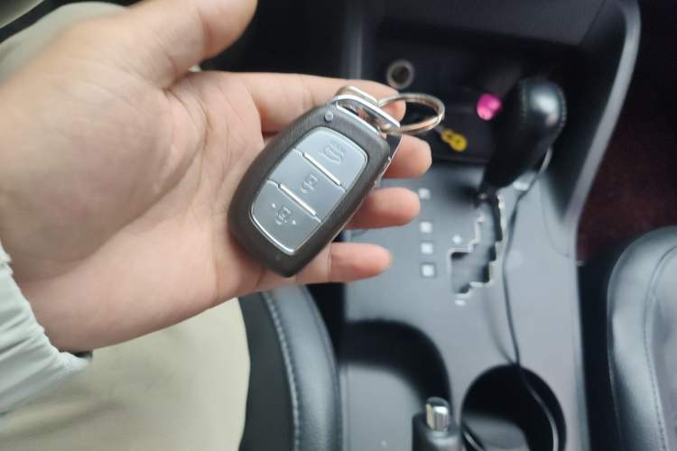 Used Hyundai ix35 2015 2.0L Automatic 2WD Smart Type China IV