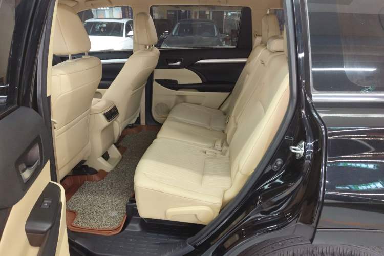 Used Toyota Highlander 2018 2.0T Two-Wheel Drive Elite Edition 5 Seats Emission Standard China V
