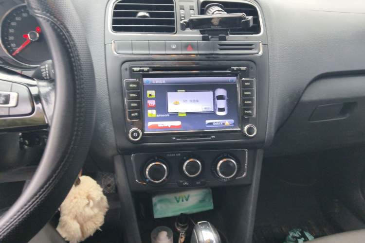 Used Volkswagen Polo 2016 1.6L Automatic Comfort Model