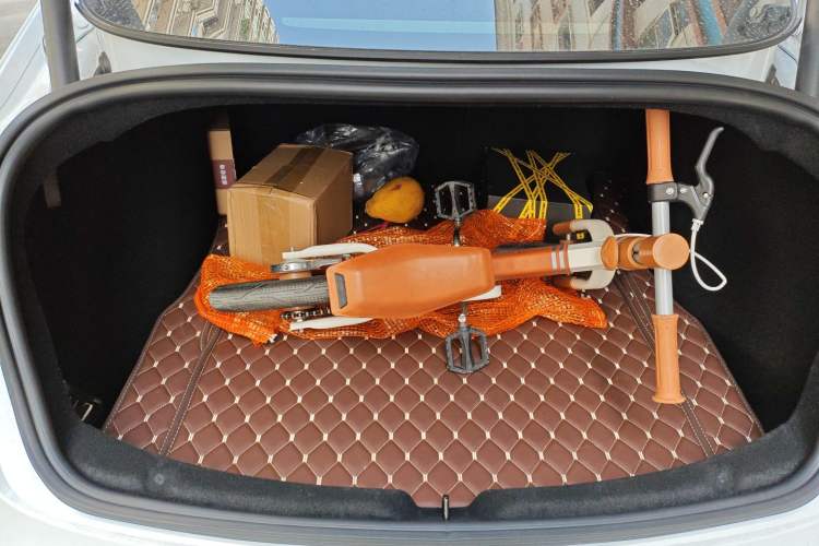 Used Tesla Model 3 2025 Rear-Wheel-Drive Version
